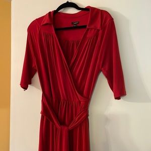 Burgundy Talbot dress with belt. Mid sleeve length, v neck and collar. Worn once